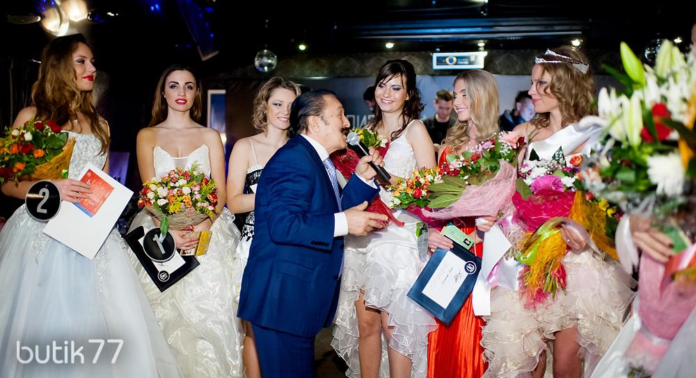 Вилли Токарев и участницы конкурса Пивная краса России 2013